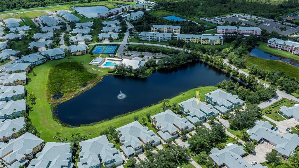 Heritage Lake Park: a gated, nesting bird sanctuary community of fine homes.