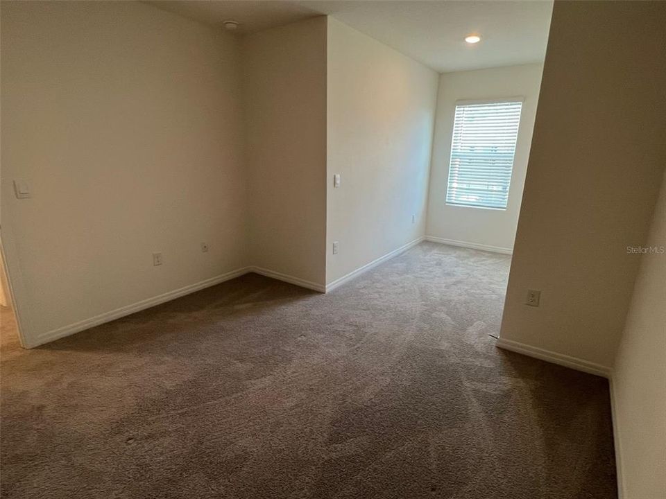 For Rent: $1,850 (3 beds, 2 baths, 1688 Square Feet)