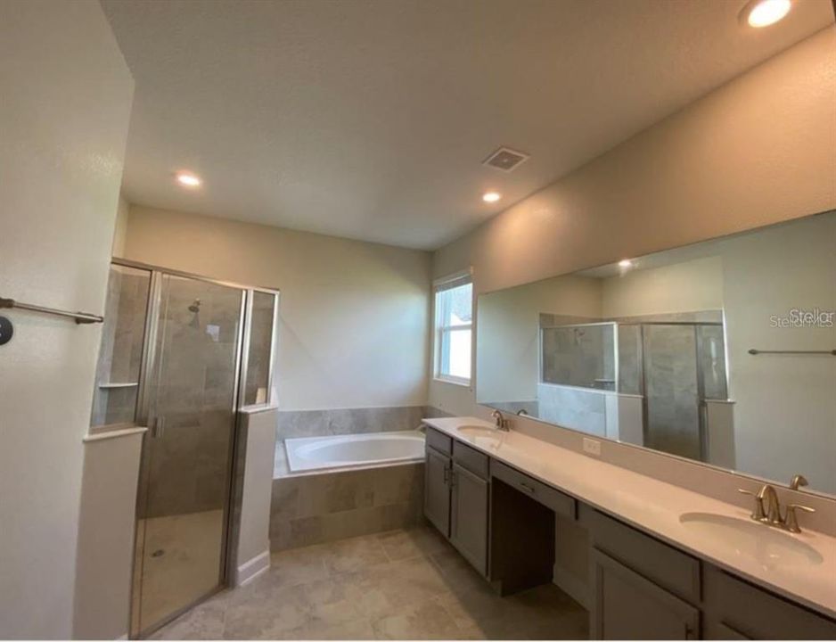 For Rent: $2,590 (4 beds, 3 baths, 2656 Square Feet)