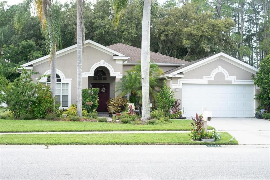 For Sale: $650,000 (3 beds, 3 baths, 2680 Square Feet)