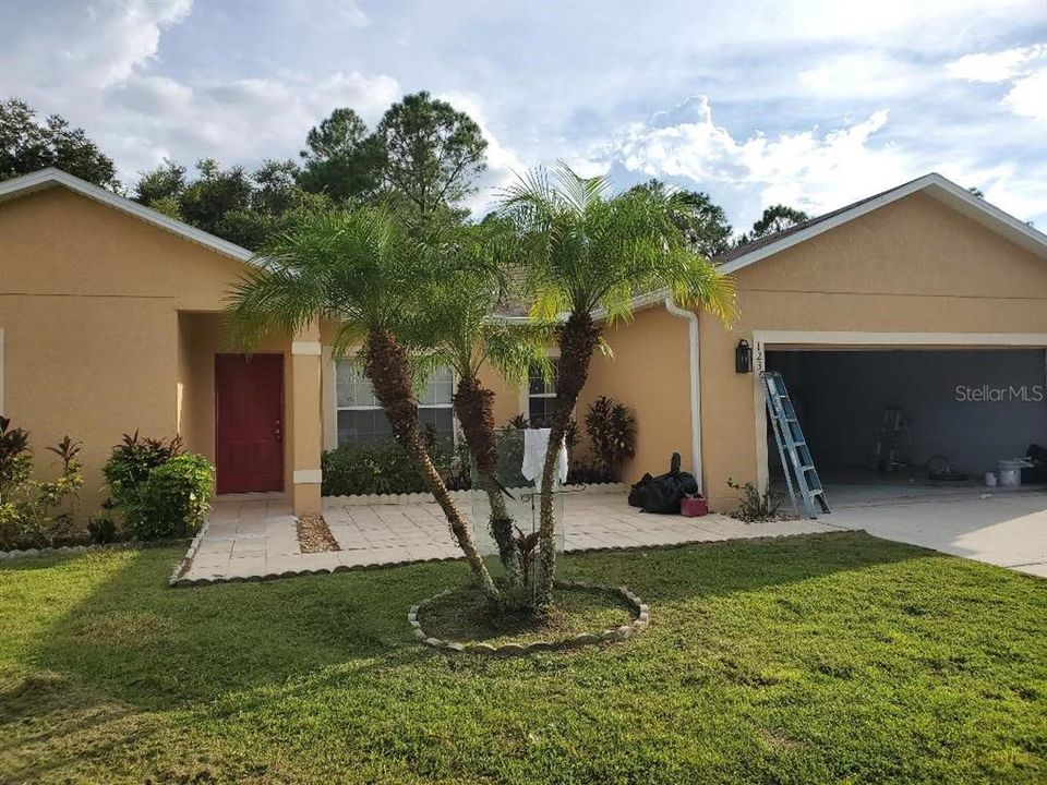 For Rent: $2,100 (4 beds, 2 baths, 1796 Square Feet)