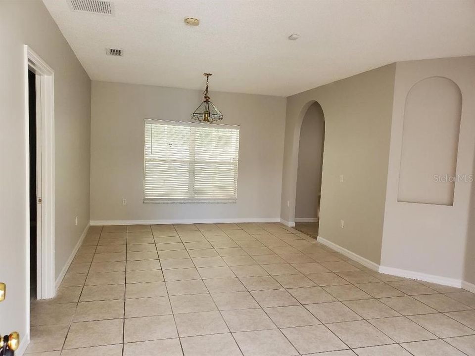 For Rent: $2,100 (4 beds, 2 baths, 1796 Square Feet)