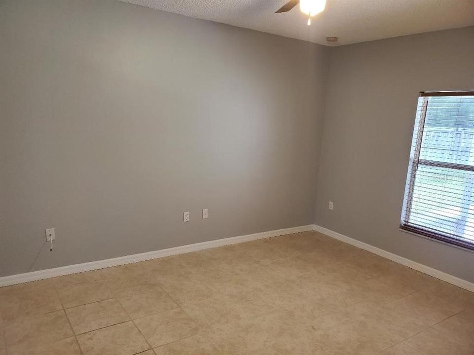 For Rent: $2,100 (4 beds, 2 baths, 1796 Square Feet)