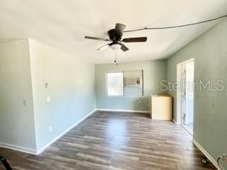 For Rent: $1,600 (3 beds, 1 baths, 888 Square Feet)