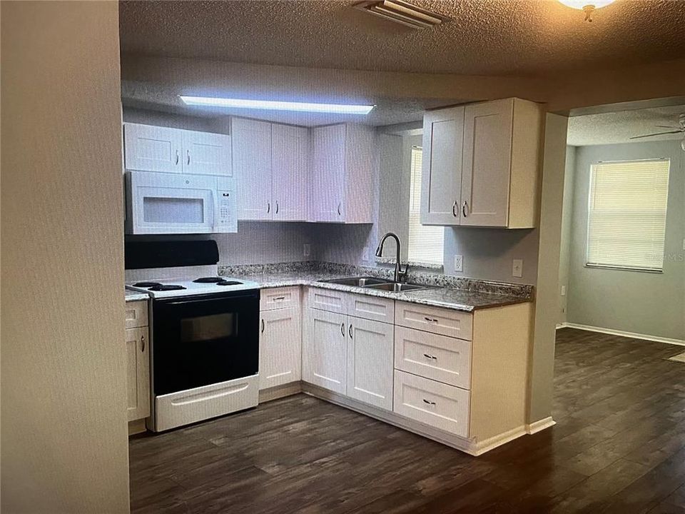 For Rent: $2,600 (2 beds, 2 baths, 1202 Square Feet)