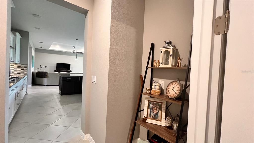 En Venta: $591,900 (3 camas, 3 baños, 2476 Pies cuadrados)