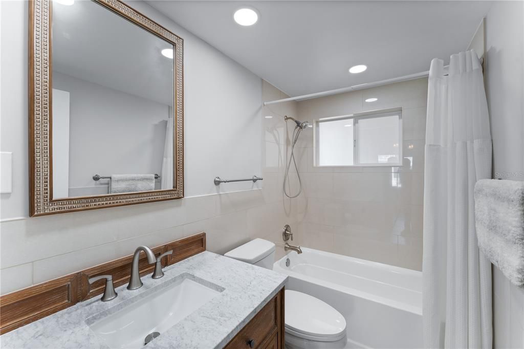 For Sale: $239,000 (1 beds, 1 baths, 528 Square Feet)