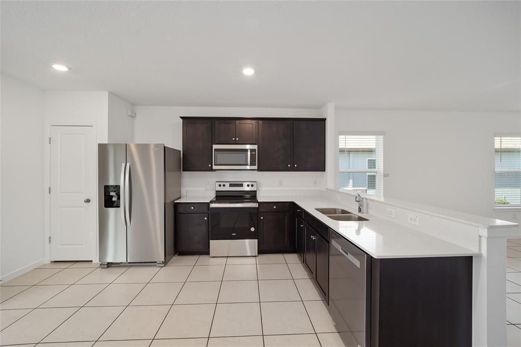 For Sale: $304,900 (3 beds, 2 baths, 1260 Square Feet)