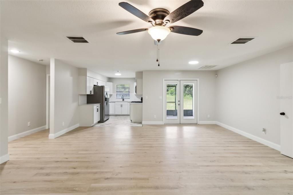 Active With Contract: $369,900 (3 beds, 2 baths, 1804 Square Feet)