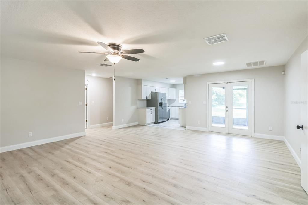 Active With Contract: $369,900 (3 beds, 2 baths, 1804 Square Feet)