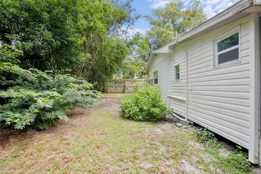 2nd dwelling's fenced backyard