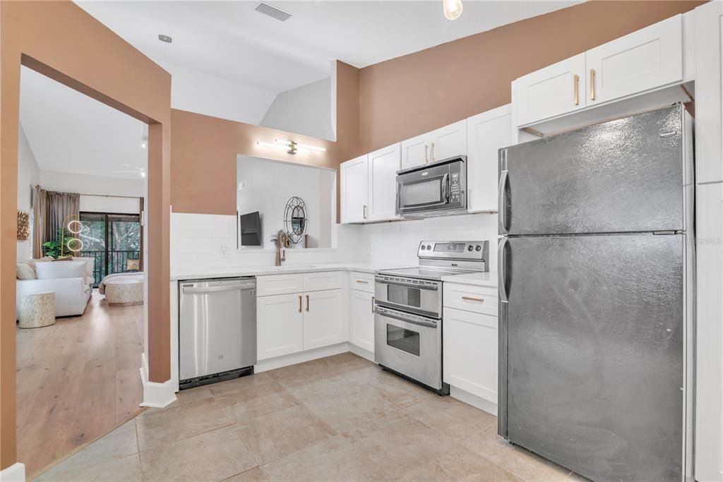 For Sale: $277,500 (2 beds, 2 baths, 1160 Square Feet)