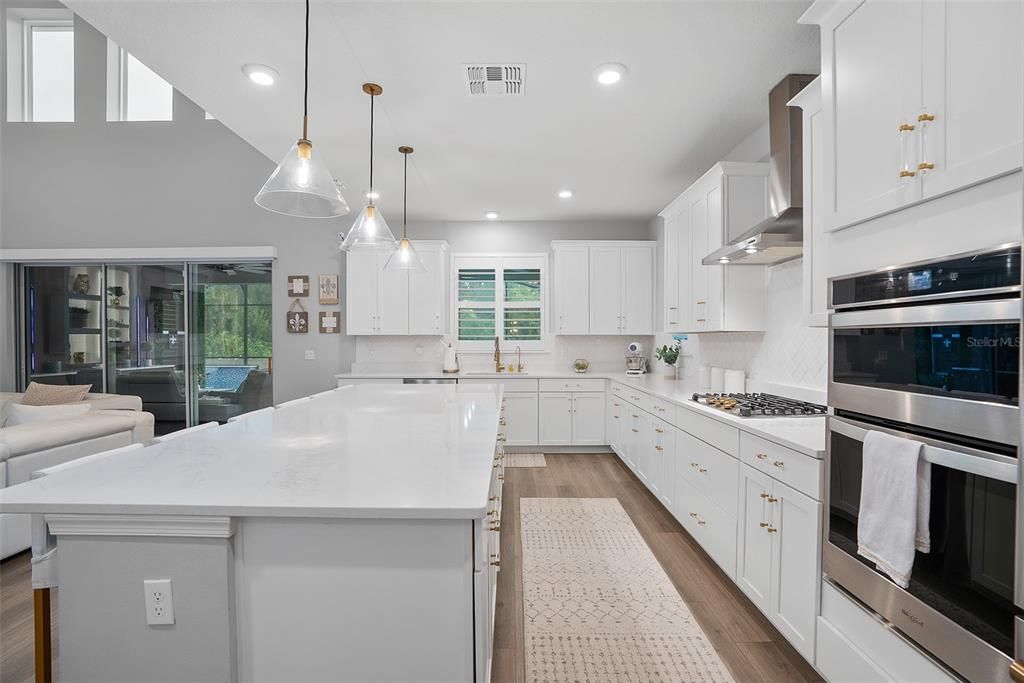 Kitchen with large island