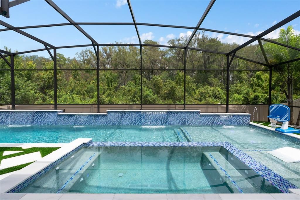 Oversized hot tub and serene and private conservation lot