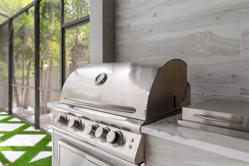 Built-in Propane gas grill with side burner