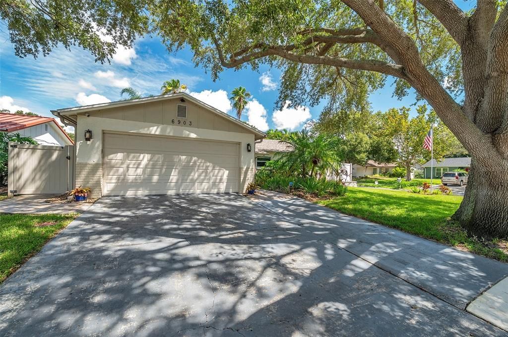 For Sale: $565,000 (3 beds, 2 baths, 1519 Square Feet)