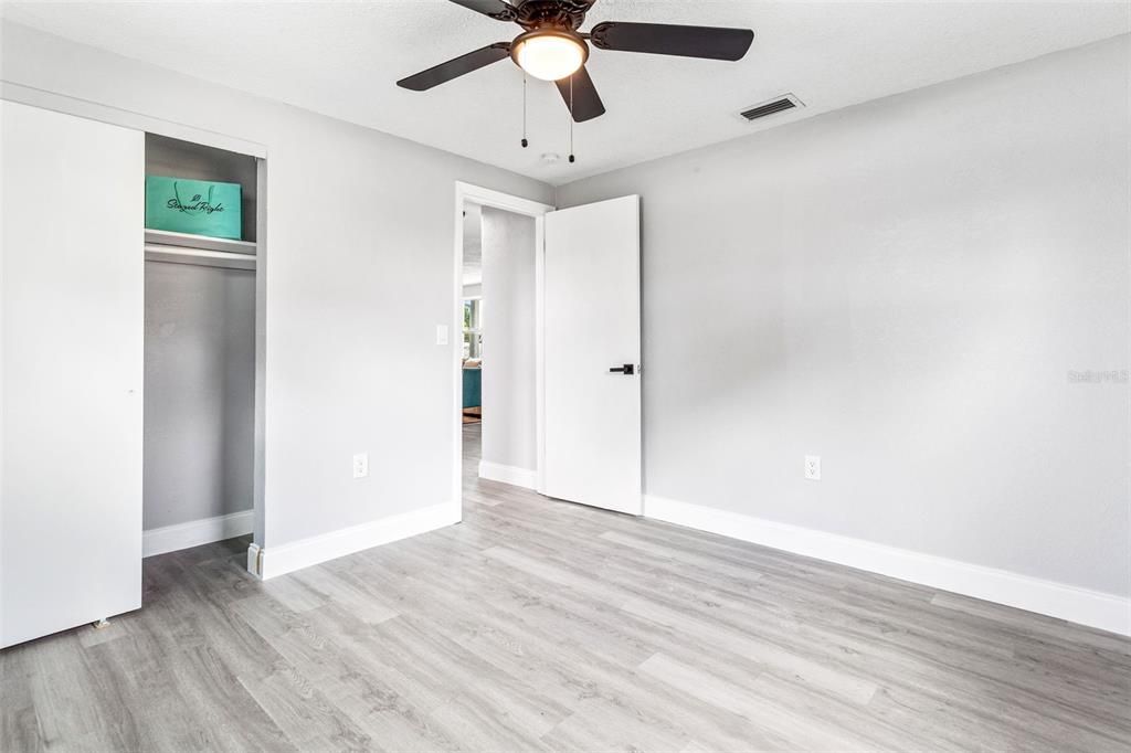 Active With Contract: $249,900 (3 beds, 2 baths, 1080 Square Feet)