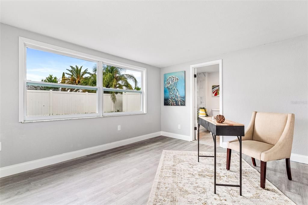 Active With Contract: $249,900 (3 beds, 2 baths, 1080 Square Feet)