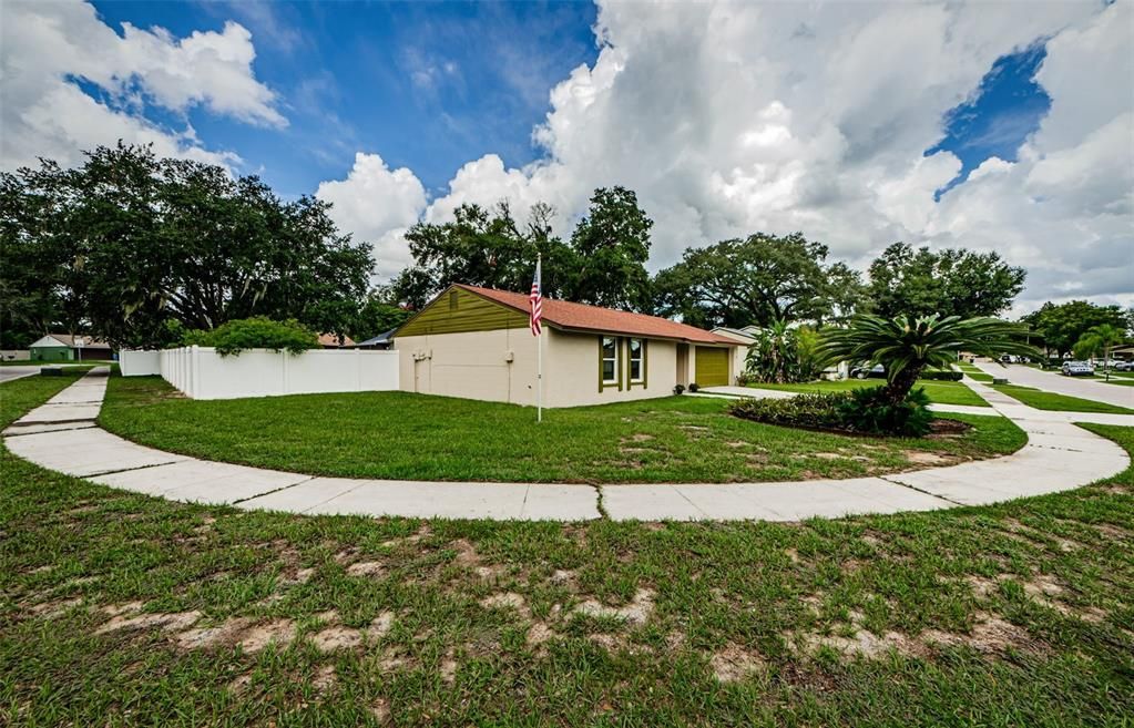 Active With Contract: $350,000 (3 beds, 2 baths, 1148 Square Feet)