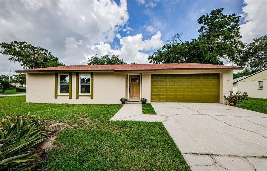 Active With Contract: $350,000 (3 beds, 2 baths, 1148 Square Feet)