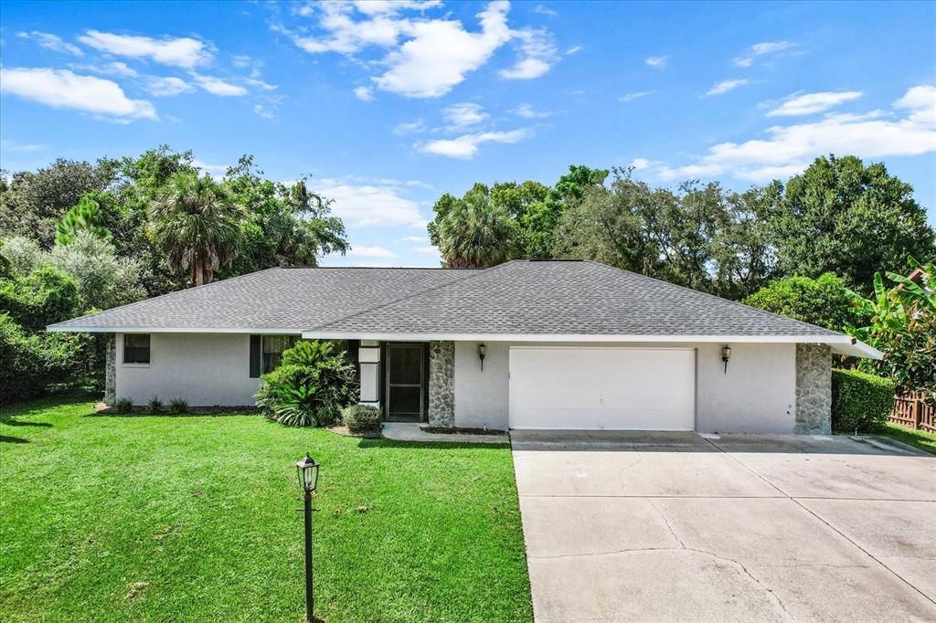 Active With Contract: $335,000 (4 beds, 2 baths, 1939 Square Feet)