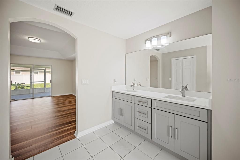 For Sale: $329,000 (3 beds, 2 baths, 1752 Square Feet)