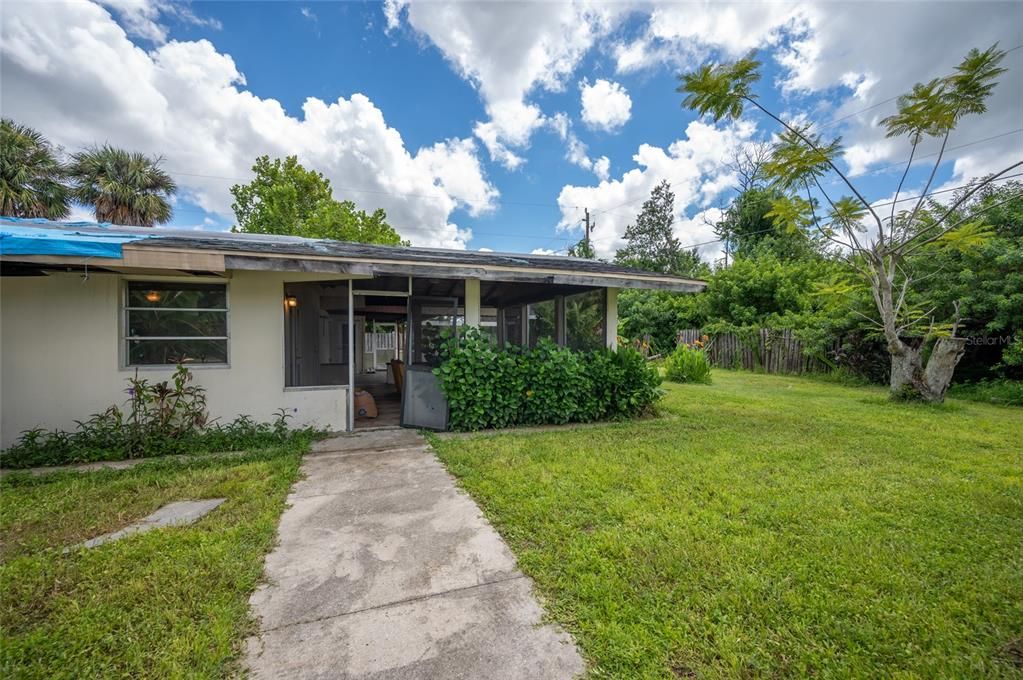 Active With Contract: $250,000 (3 beds, 2 baths, 1692 Square Feet)