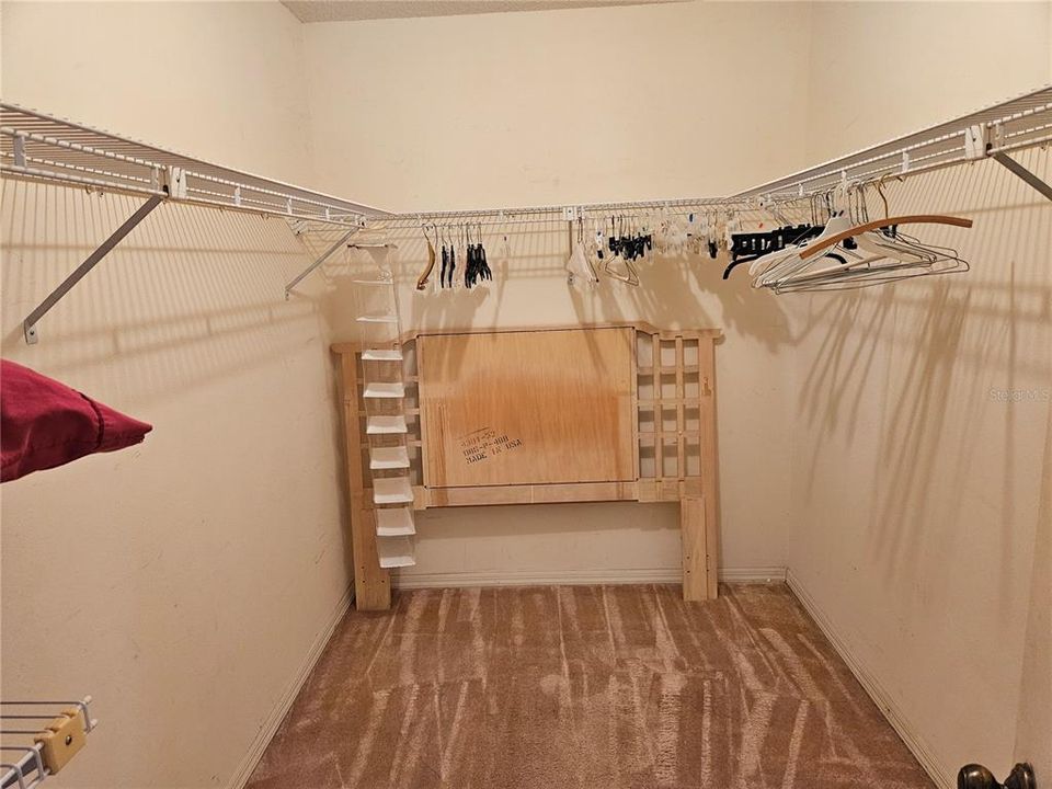 Walk-in Closet