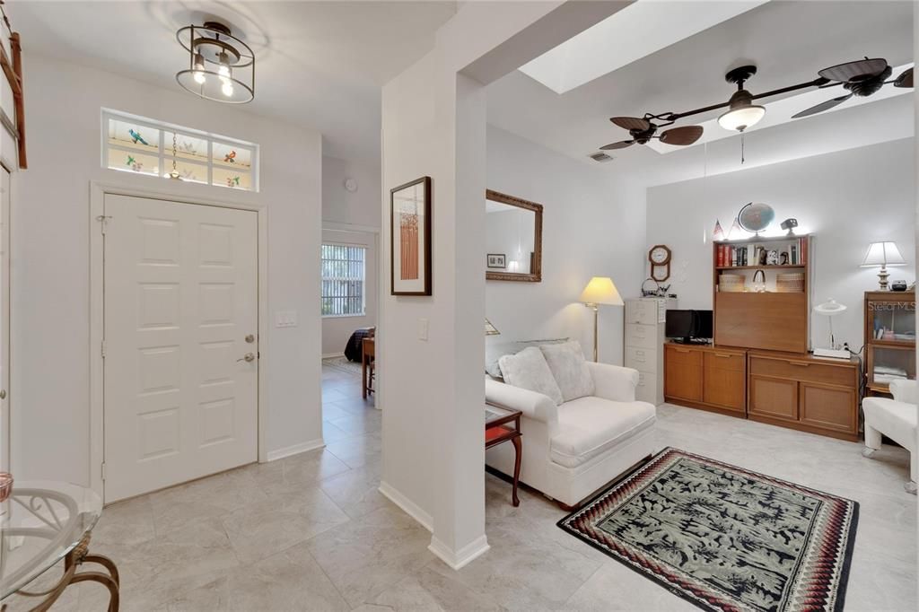 Active With Contract: $299,900 (2 beds, 2 baths, 1559 Square Feet)