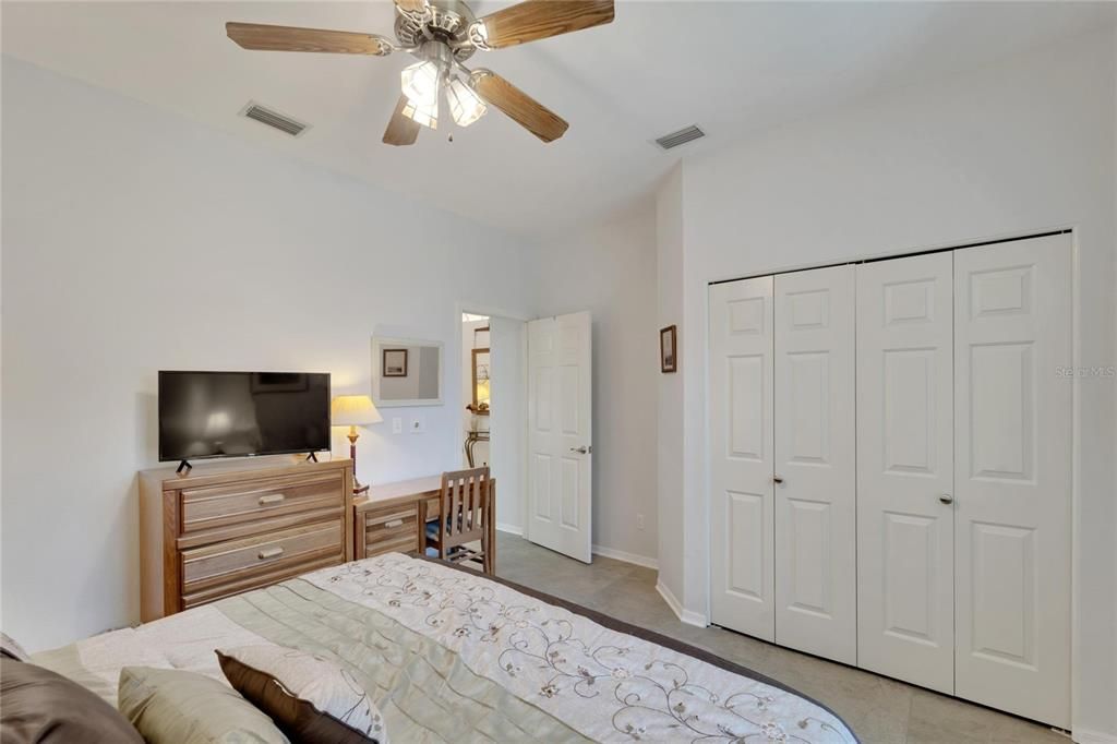 Active With Contract: $299,900 (2 beds, 2 baths, 1559 Square Feet)