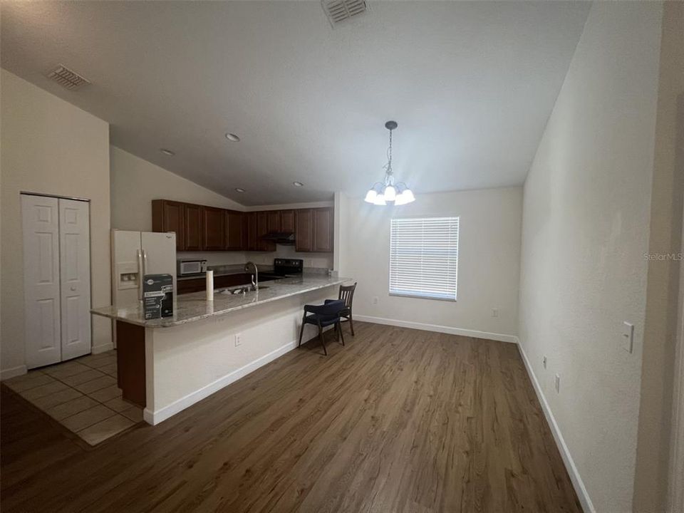 For Rent: $1,800 (3 beds, 2 baths, 1155 Square Feet)