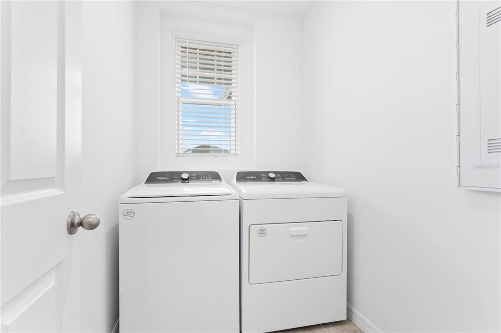 For Rent: $2,100 (3 beds, 2 baths, 1483 Square Feet)