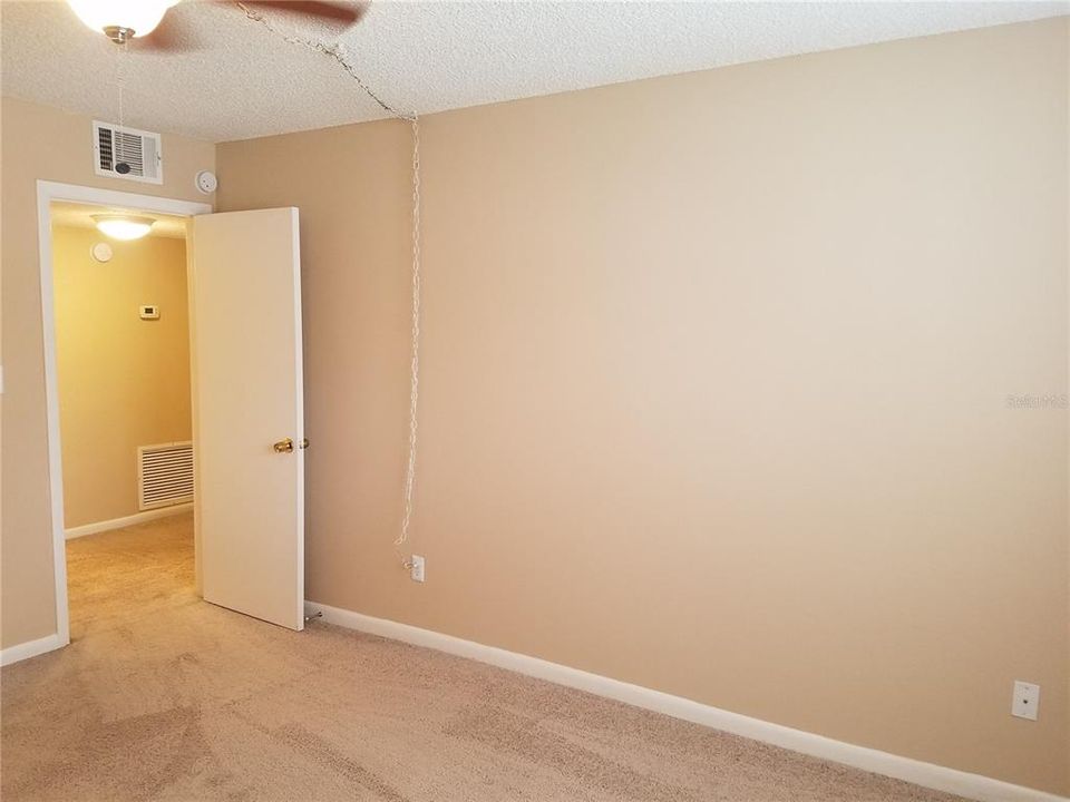 For Sale: $144,500 (1 beds, 1 baths, 847 Square Feet)