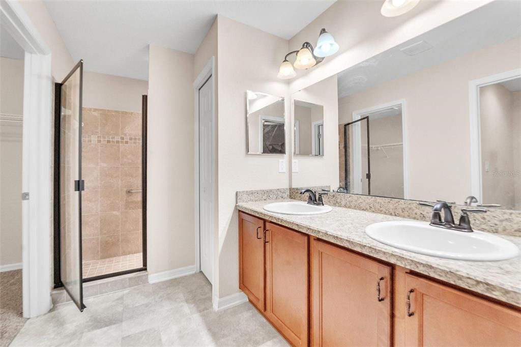 For Sale: $274,900 (3 beds, 2 baths, 1588 Square Feet)