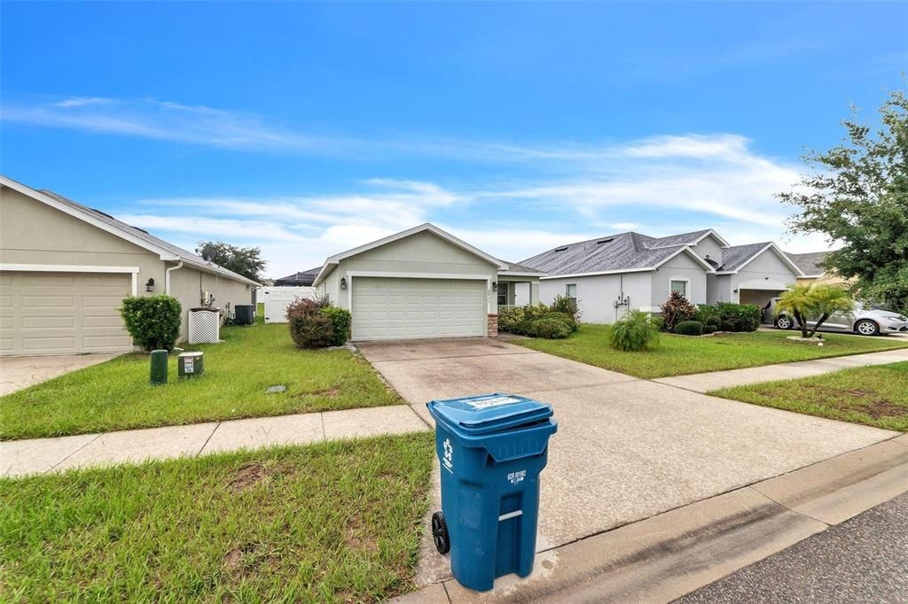 For Sale: $274,900 (3 beds, 2 baths, 1588 Square Feet)