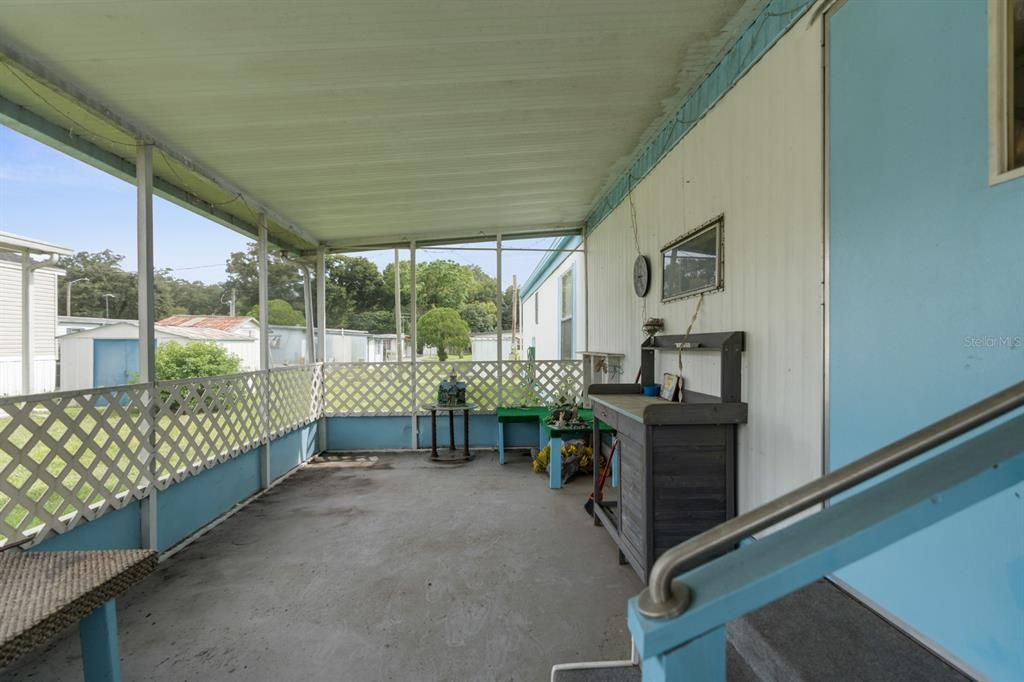 Active With Contract: $70,000 (2 beds, 1 baths, 784 Square Feet)