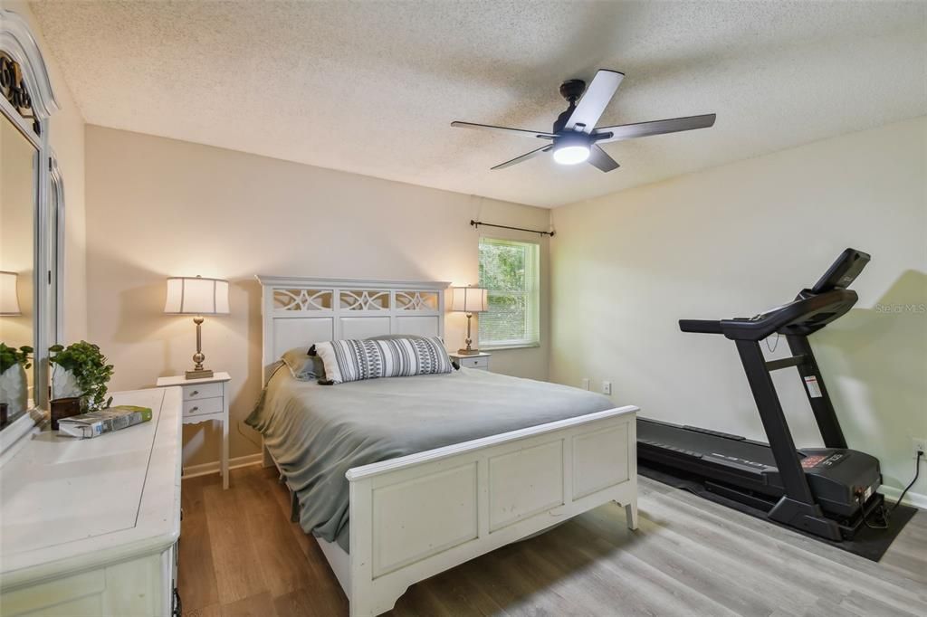 Active With Contract: $439,900 (3 beds, 2 baths, 1630 Square Feet)