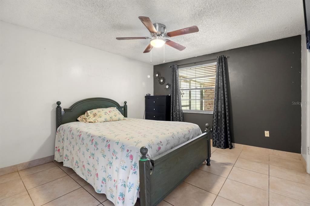 For Sale: $514,900 (4 beds, 2 baths, 1225 Square Feet)