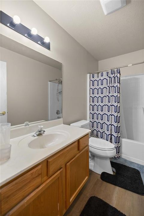 For Sale: $289,900 (2 beds, 2 baths, 1926 Square Feet)