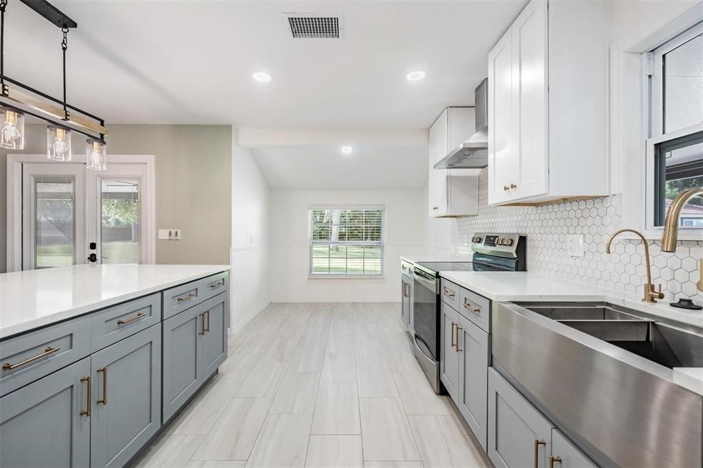 Active With Contract: $499,000 (3 beds, 2 baths, 1866 Square Feet)