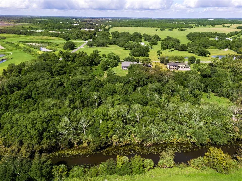 Activo con contrato: $999,000 (5 camas, 5 baños, 5018 Pies cuadrados)