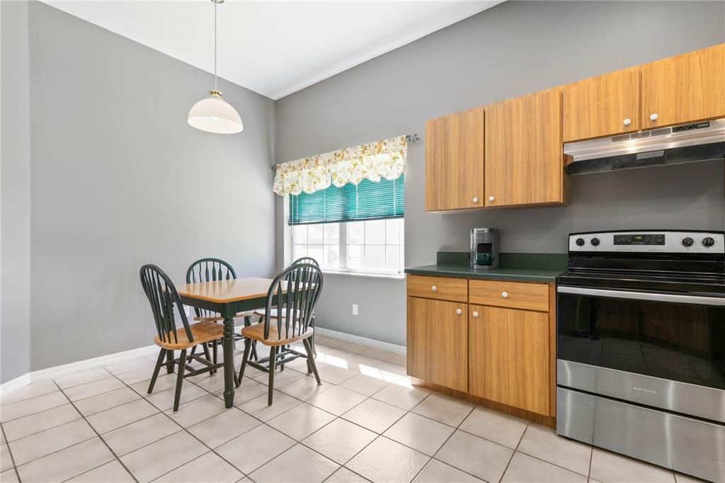 For Sale: $329,900 (2 beds, 2 baths, 1772 Square Feet)