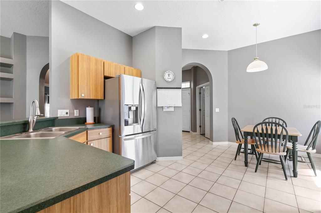 For Sale: $329,900 (2 beds, 2 baths, 1772 Square Feet)