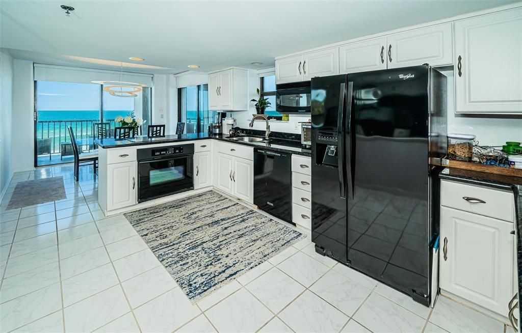 For Sale: $1,175,000 (2 beds, 2 baths, 1670 Square Feet)