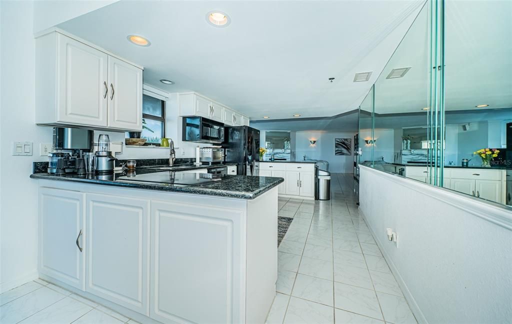 For Sale: $1,175,000 (2 beds, 2 baths, 1670 Square Feet)