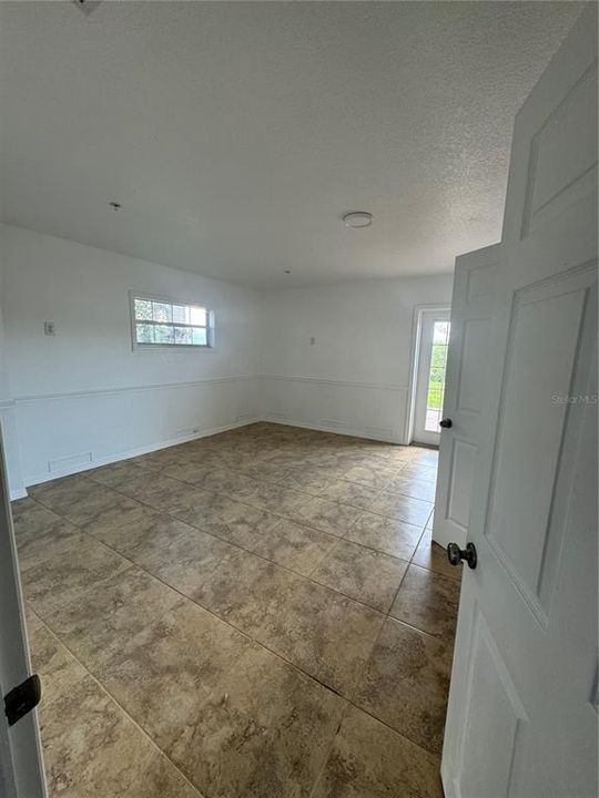 Active With Contract: $2,900 (3 beds, 3 baths, 2100 Square Feet)