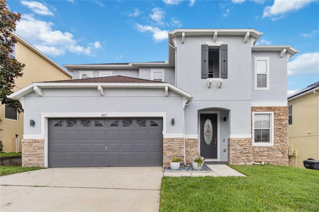 Recently Sold: $415,000 (3 beds, 2 baths, 2590 Square Feet)