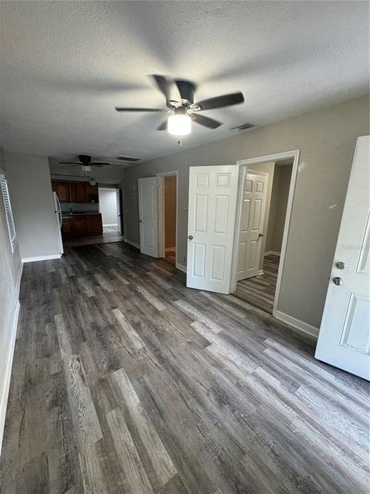 Active With Contract: $1,700 (3 beds, 1 baths, 1100 Square Feet)