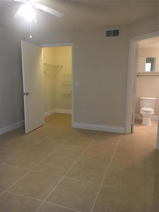 For Sale: $240,000 (2 beds, 2 baths, 1026 Square Feet)