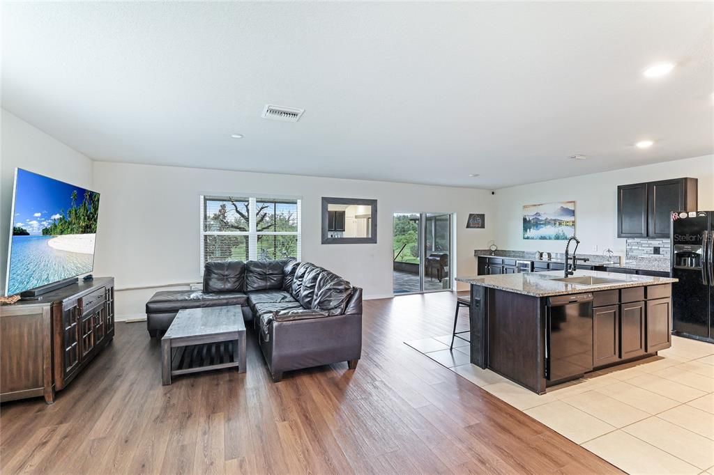 Active With Contract: $385,000 (4 beds, 2 baths, 2070 Square Feet)